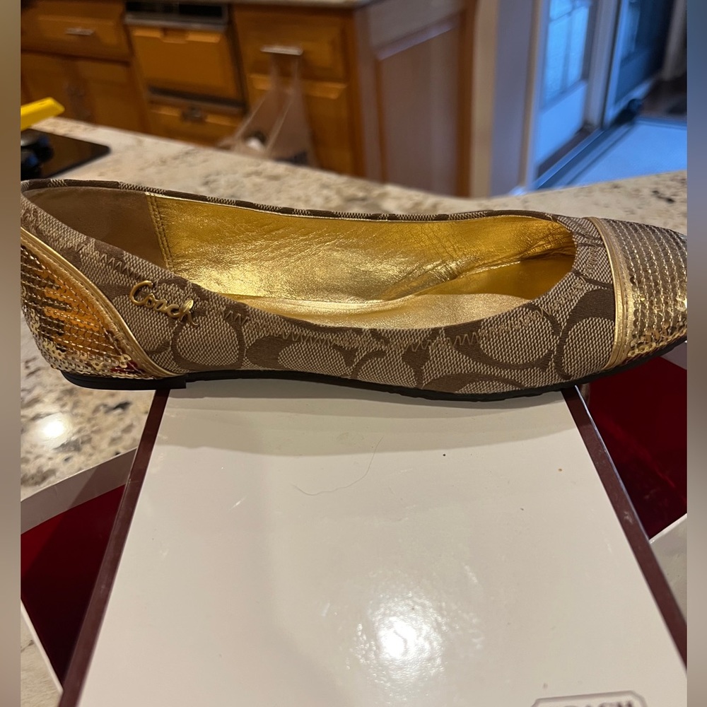 Coach size 7 flats
